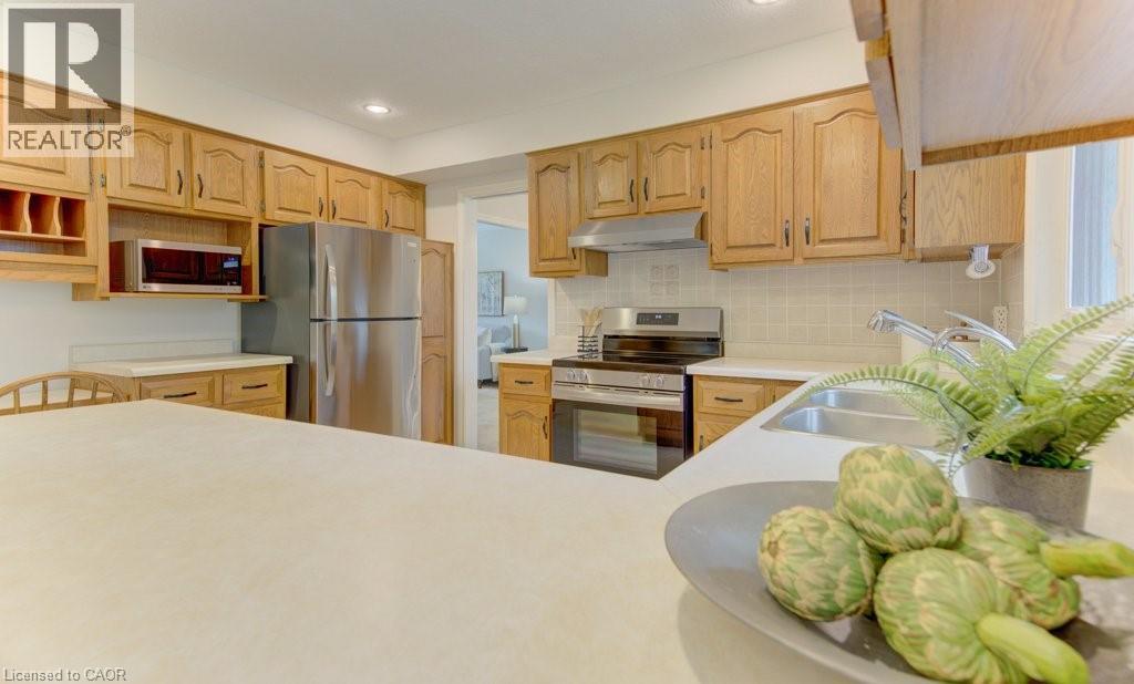 333 Calvington Place, Waterloo, Ontario  N2T 1R1 - Photo 13 - 40824931