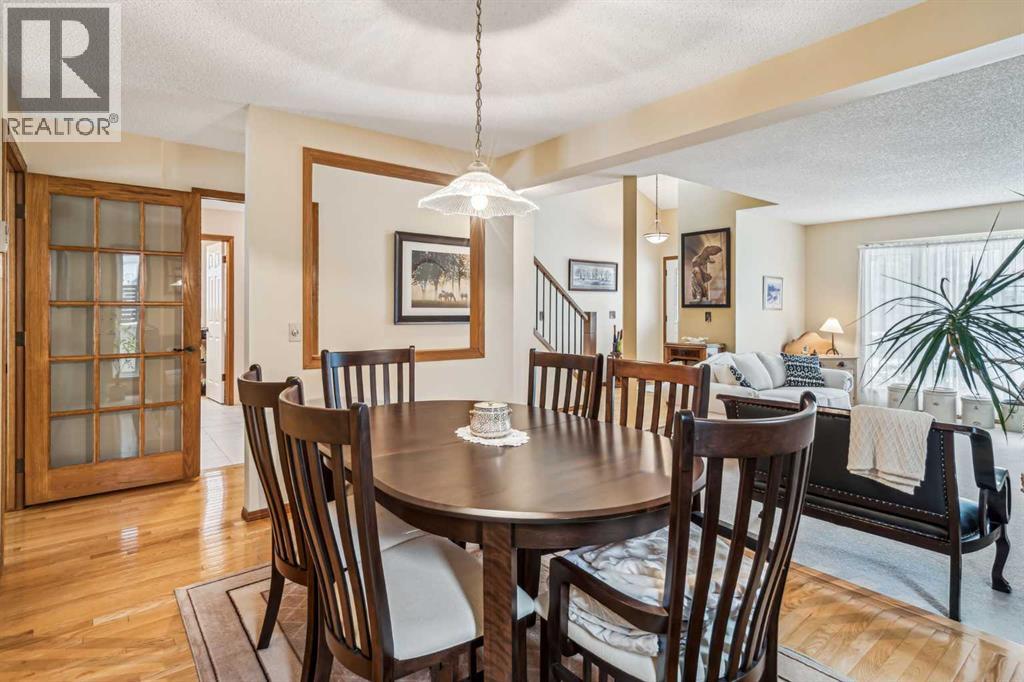 27 Woodacres Way SW, Calgary, Alberta  T2W 4W2 - Photo 18 - A2295259