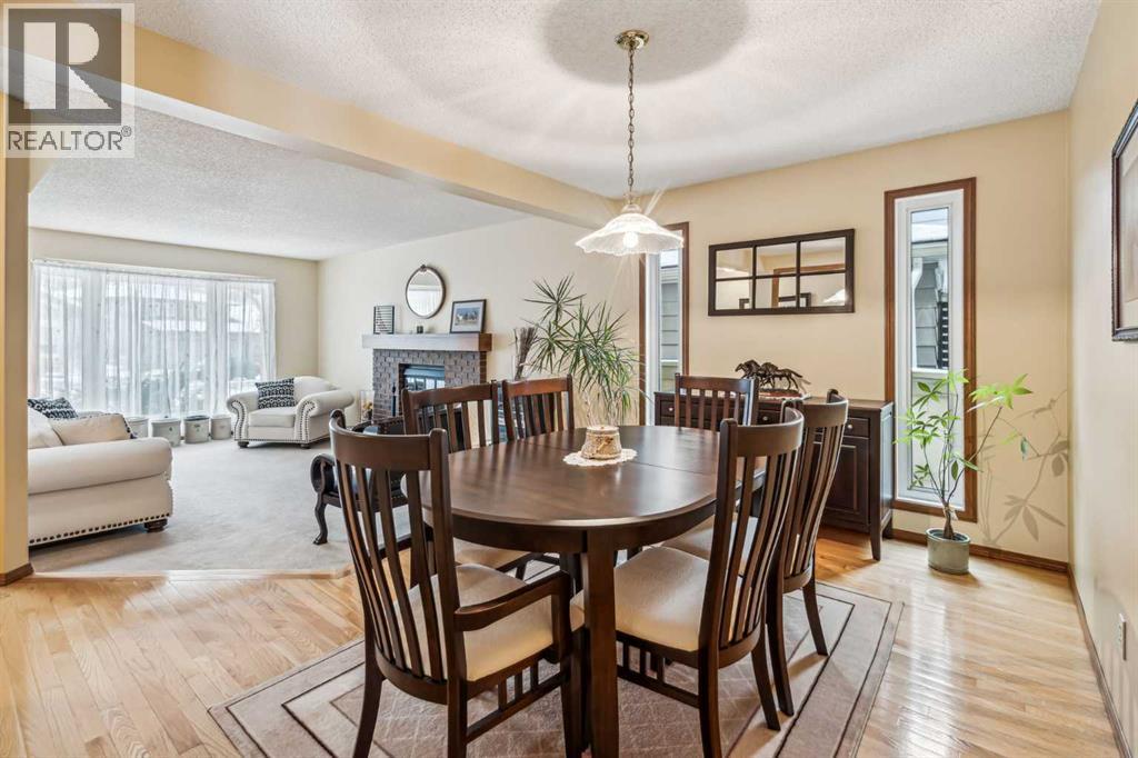 27 Woodacres Way SW, Calgary, Alberta  T2W 4W2 - Photo 17 - A2295259