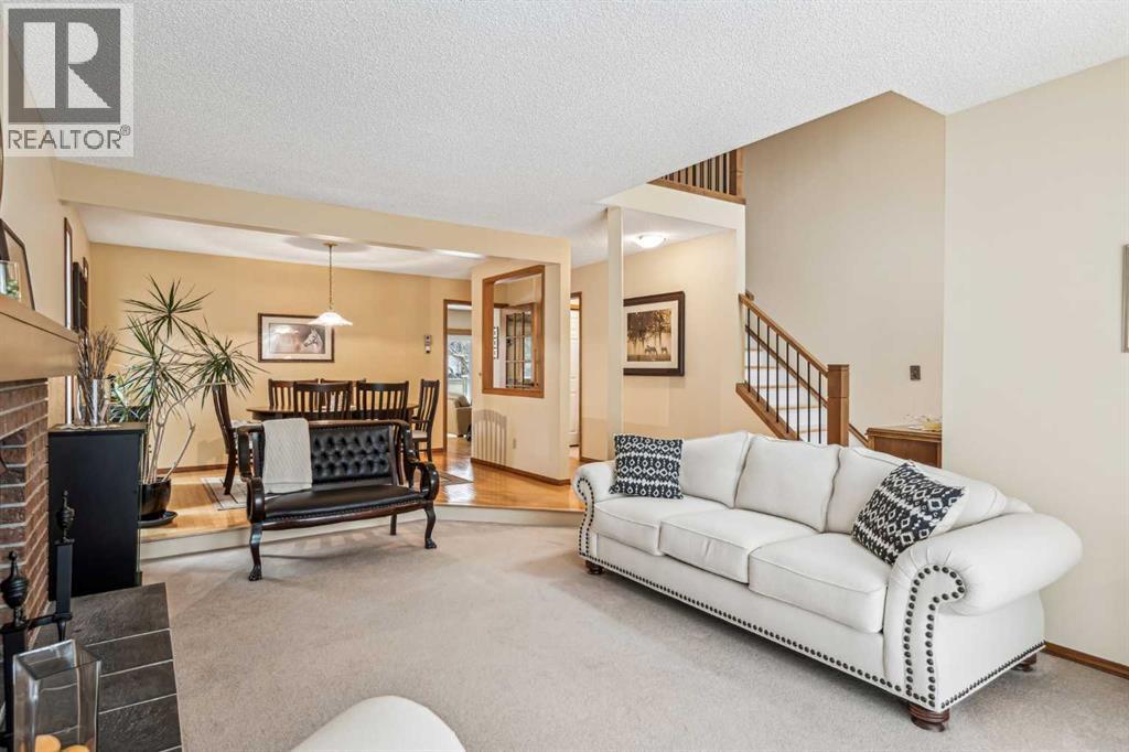 27 Woodacres Way SW, Calgary, Alberta  T2W 4W2 - Photo 13 - A2295259