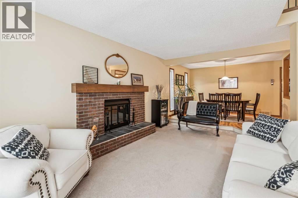 27 Woodacres Way SW, Calgary, Alberta  T2W 4W2 - Photo 12 - A2295259