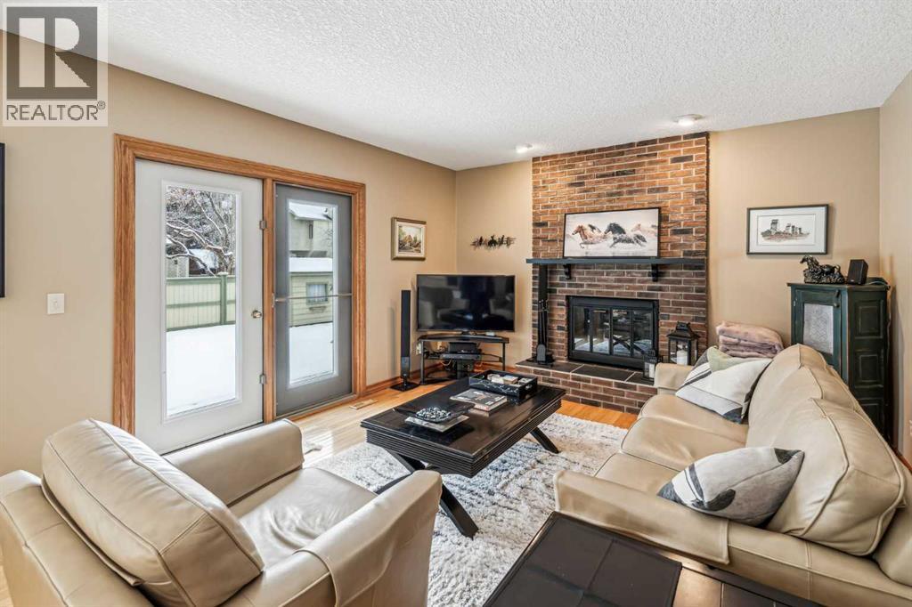 27 Woodacres Way SW, Calgary, Alberta  T2W 4W2 - Photo 7 - A2295259