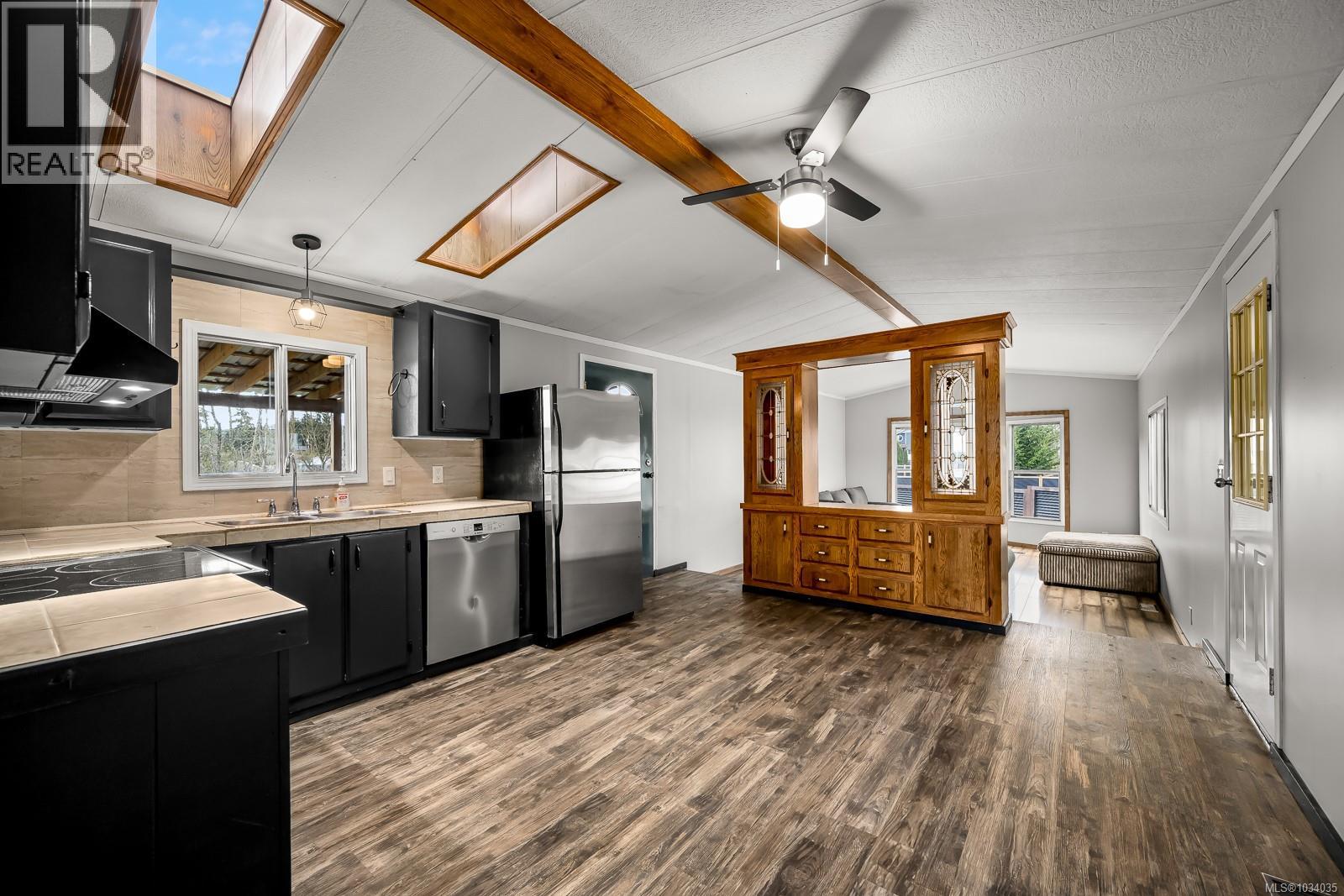 3378 Nikkei Pl, Cumberland, British Columbia  V0R 1S0 - Photo 5 - 1034035