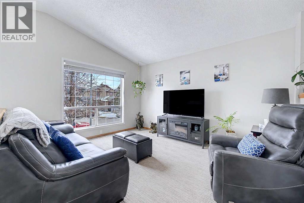 49 Martin Crossing Way NE, Calgary, Alberta  T3J 3V2 - Photo 3 - A2305840