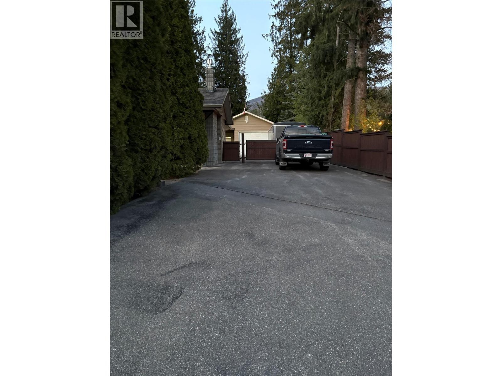705 Shuswap Avenue, Sicamous, British Columbia  V0E 2V0 - Photo 40 - 10384772