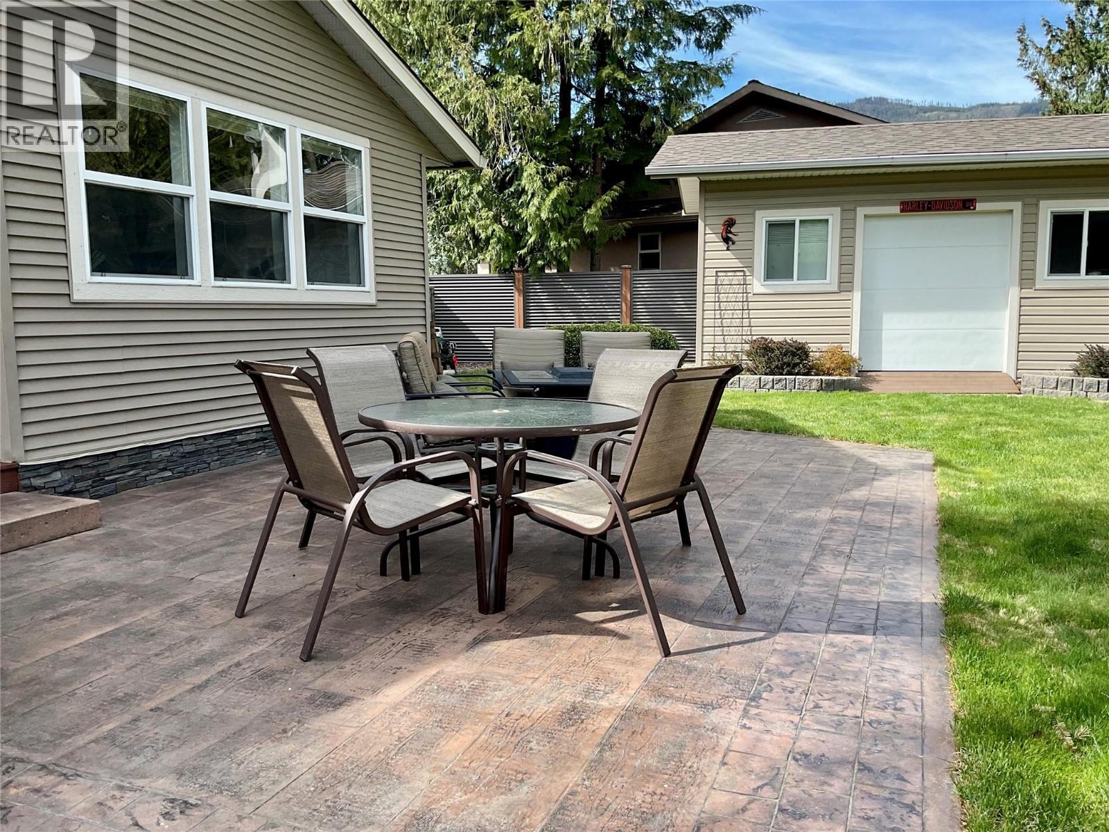 705 Shuswap Avenue, Sicamous, British Columbia  V0E 2V0 - Photo 8 - 10384772