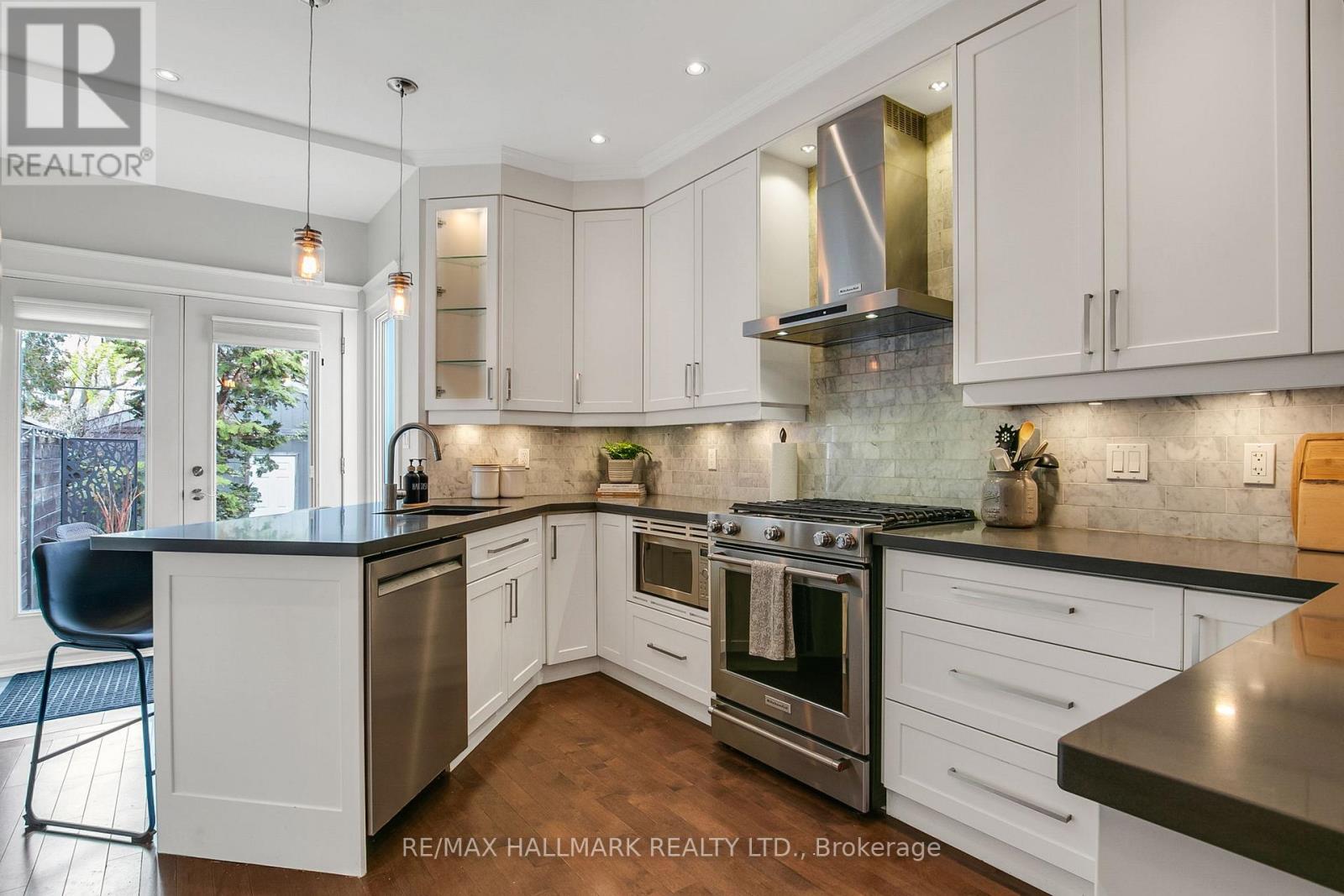 133 Langford Avenue, Toronto, Ontario  M4J 3E5 - Photo 11 - E13063388