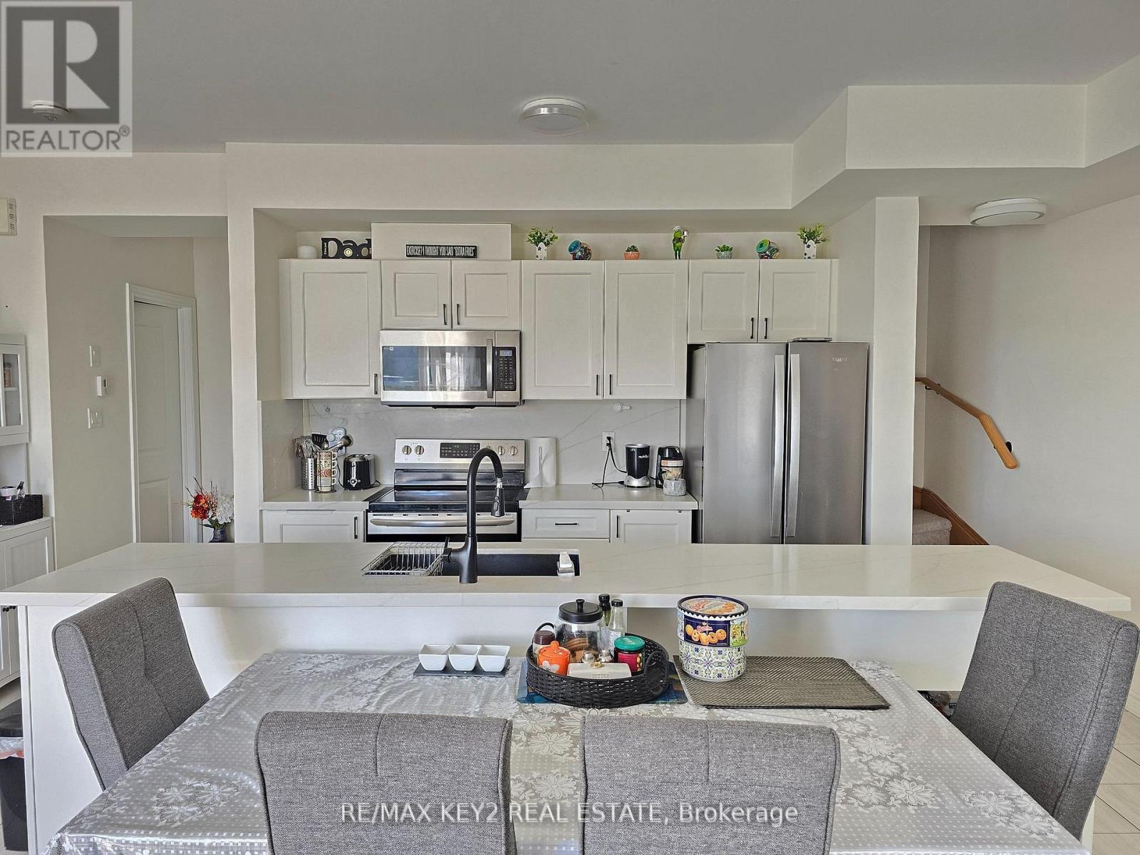 2617 Garrison Crossing, Pickering, Ontario  L1X 0E5 - Photo 4 - E13063446