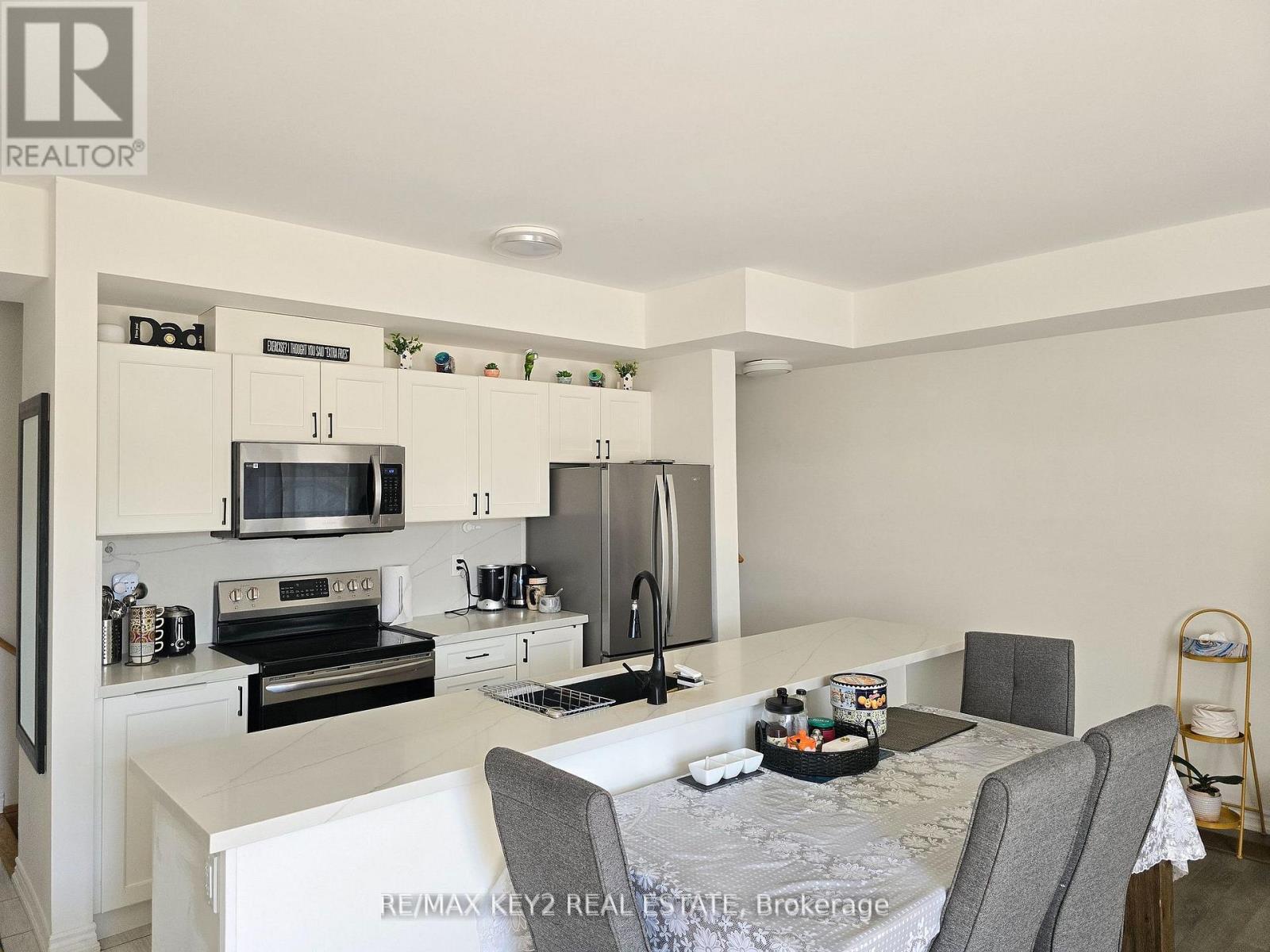 2617 Garrison Crossing, Pickering, Ontario  L1X 0E5 - Photo 5 - E13063446