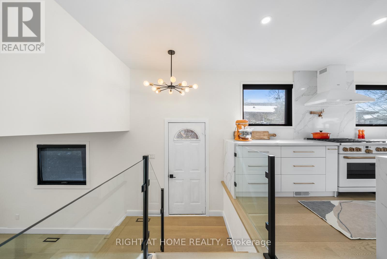 9 Thistlewaite Crescent, Toronto, Ontario  M1S 3Y8 - Photo 12 - E13063520