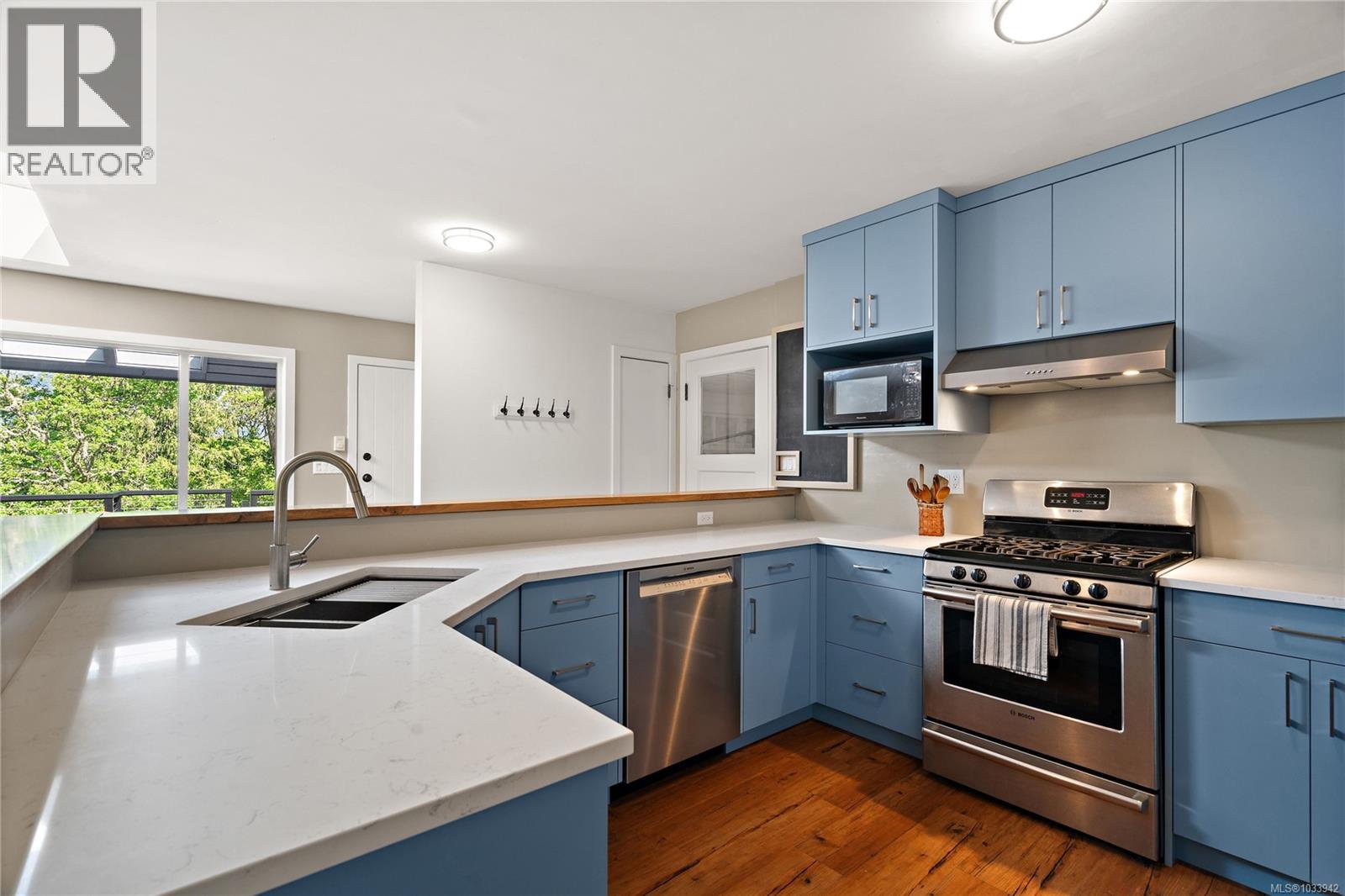 10851 Deep Cove Rd, North Saanich, British Columbia  V8L 5M5 - Photo 15 - 1033942