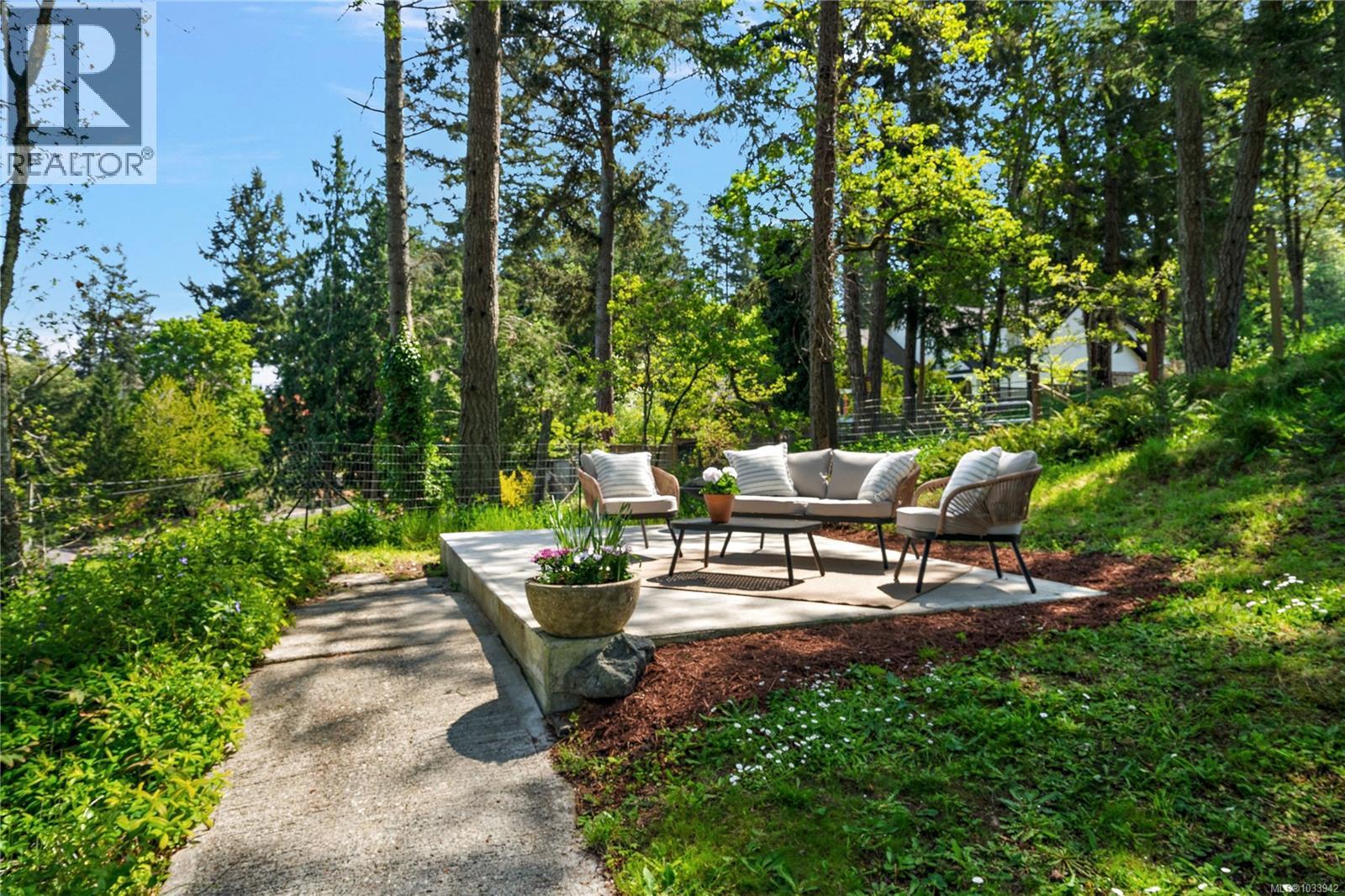 10851 Deep Cove Rd, North Saanich, British Columbia  V8L 5M5 - Photo 6 - 1033942