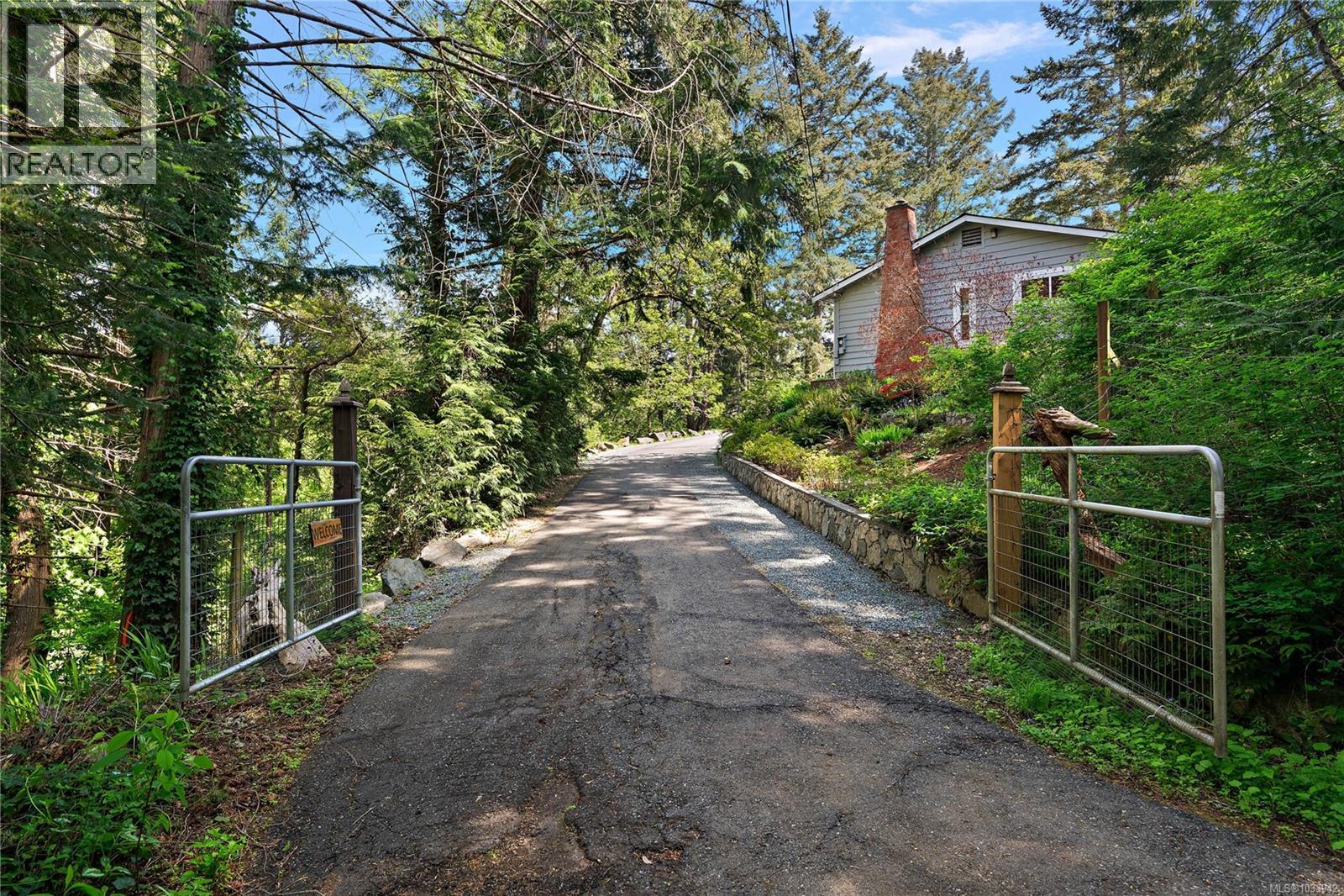 10851 Deep Cove Rd, North Saanich, British Columbia  V8L 5M5 - Photo 8 - 1033942