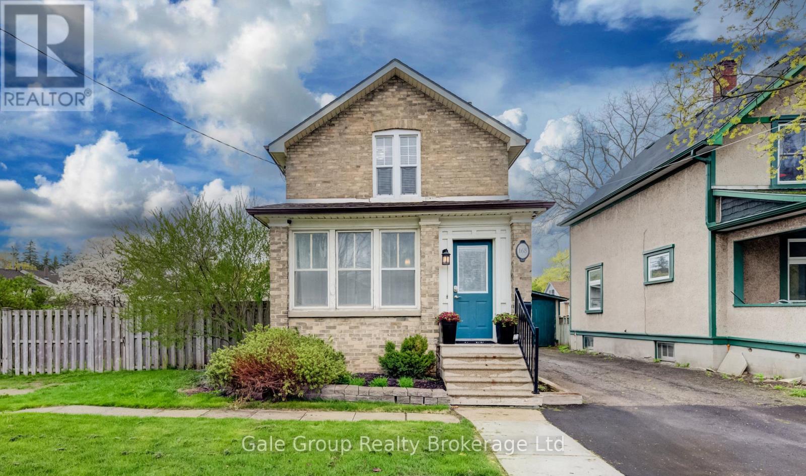 168 Wellington Street N