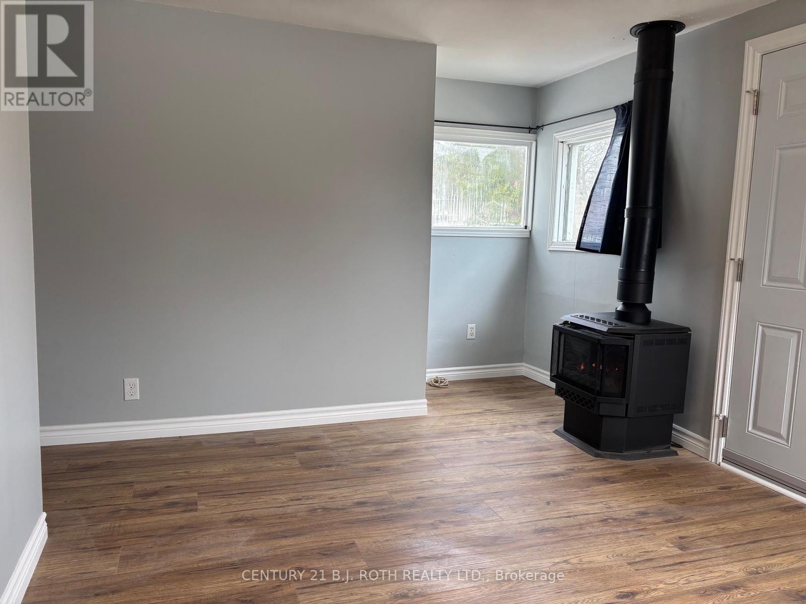 397 Mosley Street, Wasaga Beach, Ontario  L9Z 2J8 - Photo 10 - S13063462