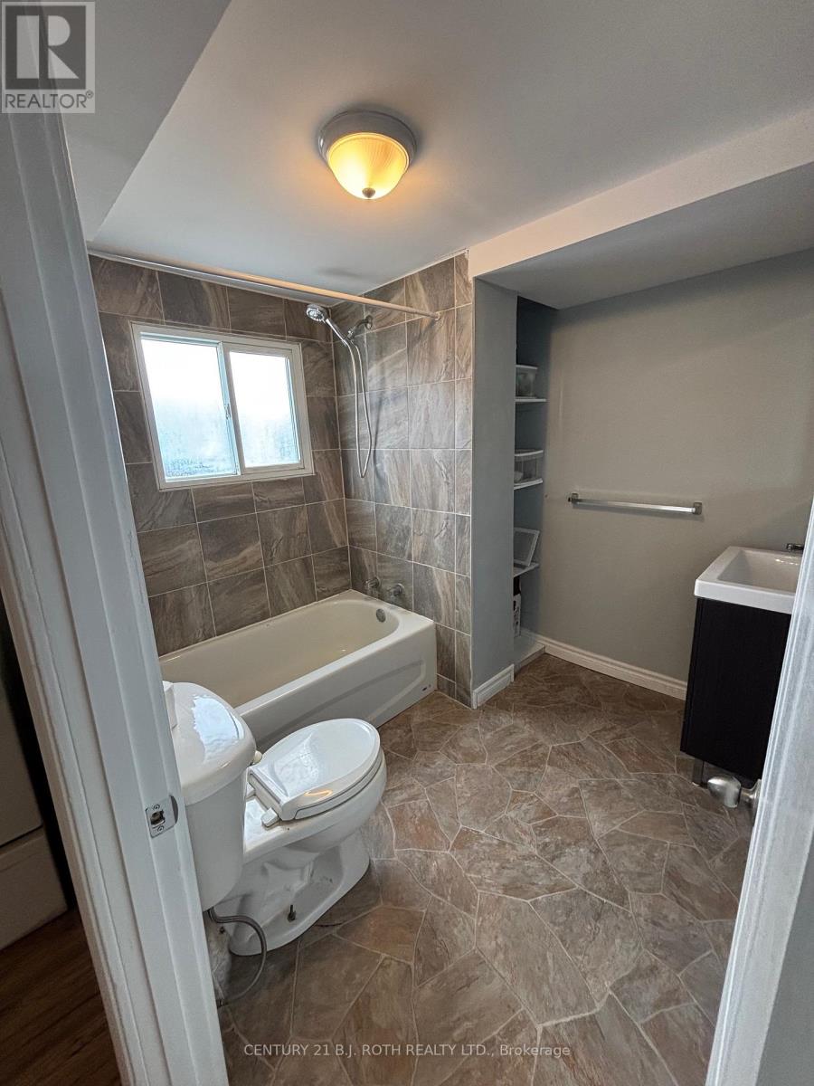 397 Mosley Street, Wasaga Beach, Ontario  L9Z 2J8 - Photo 3 - S13063462