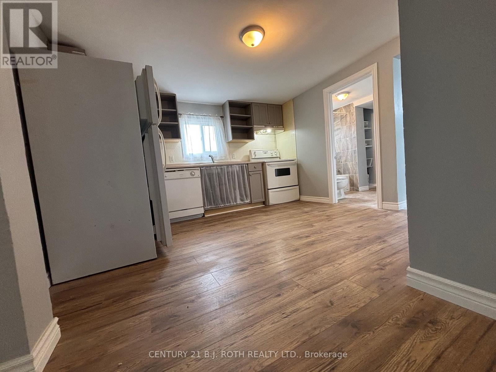 397 Mosley Street, Wasaga Beach, Ontario  L9Z 2J8 - Photo 5 - S13063462