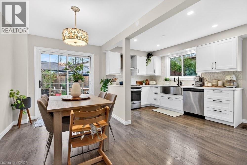 2233 Melissa Crescent, Burlington, Ontario  L7P 3T4 - Photo 3 - 40825764