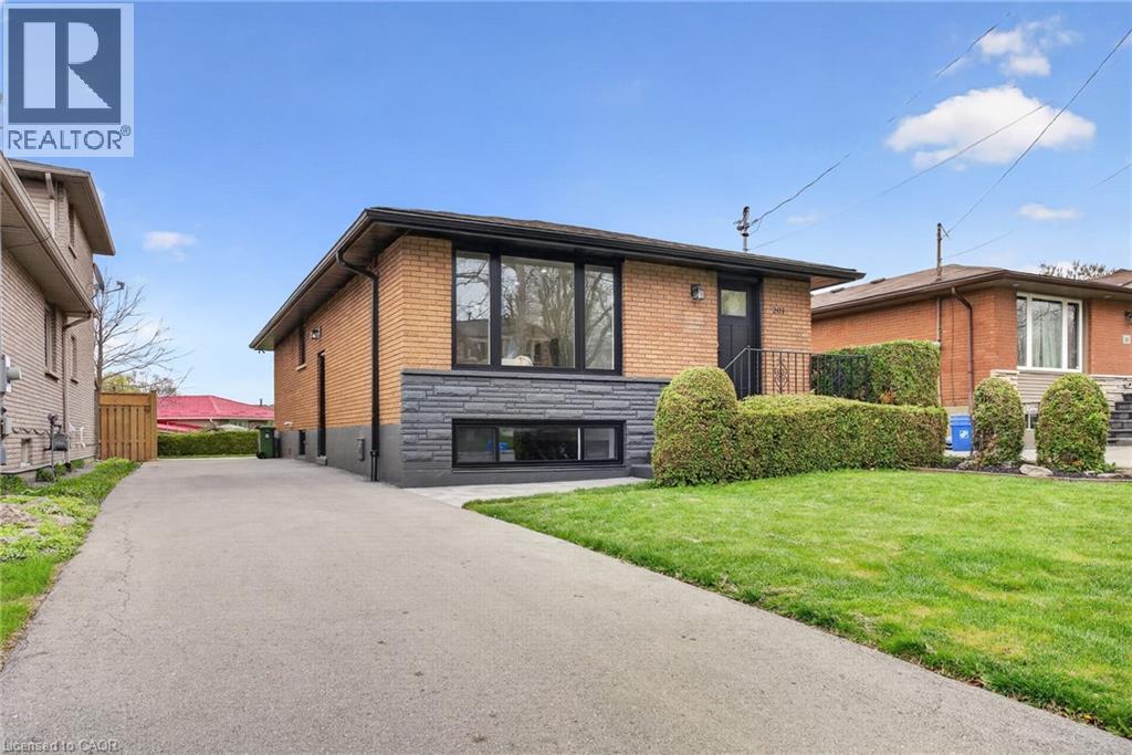 201 Ridge Street, Hamilton, Ontario  L9A 2X6 - Photo 2 - 40824915