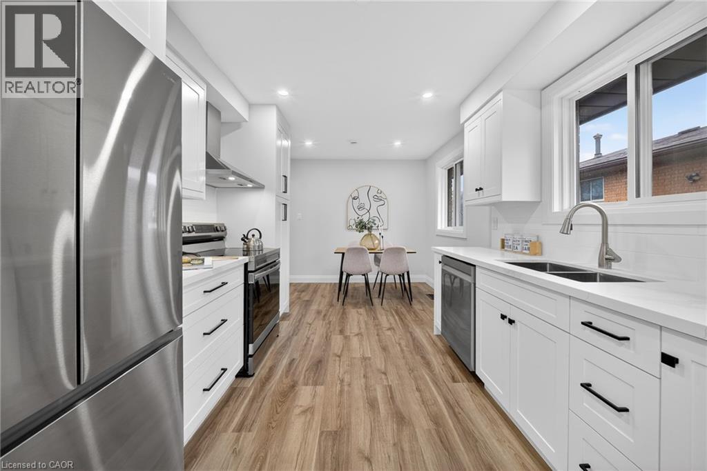 201 Ridge Street, Hamilton, Ontario  L9A 2X6 - Photo 7 - 40824915