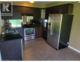 48 WARNER Lane, Brantford, Ontario