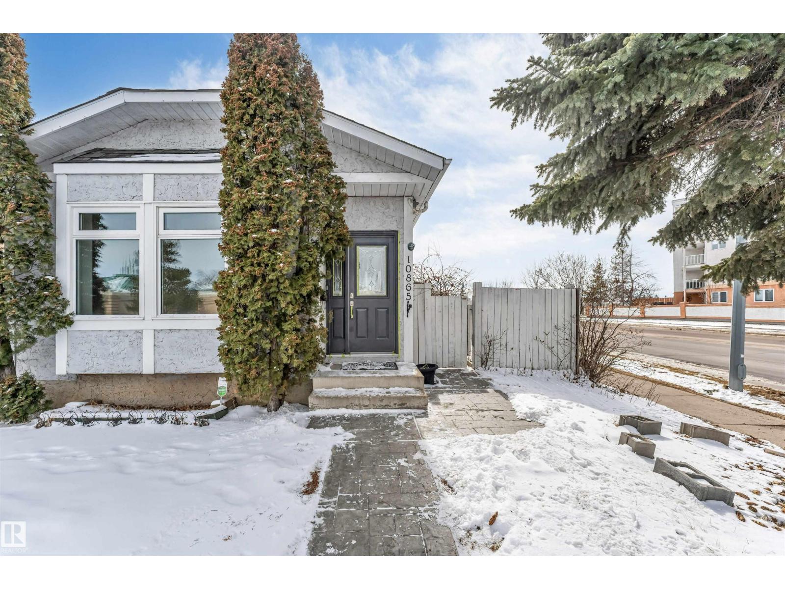 10865 21 Ave Nw, Edmonton, Alberta  T5J 5S1 - Photo 1 - E4484881