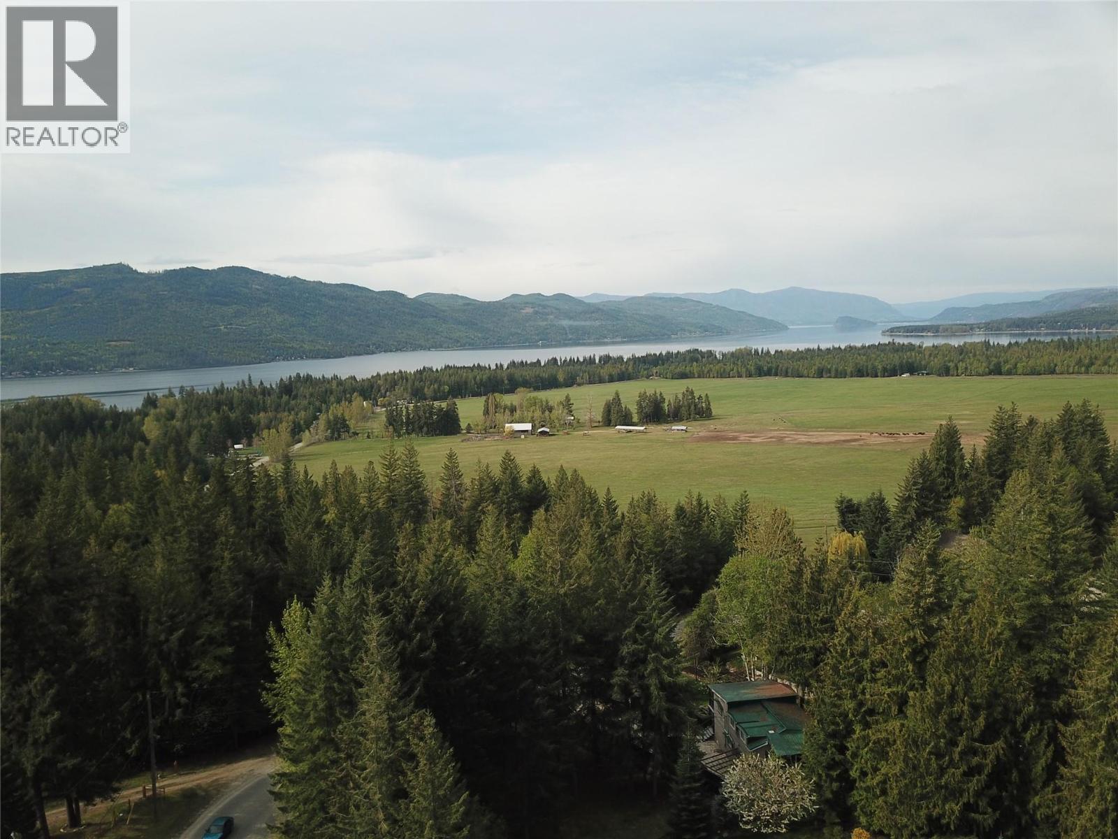 2696 Fraser Road, Anglemont, British Columbia  V0E 1M8 - Photo 27 - 10384336