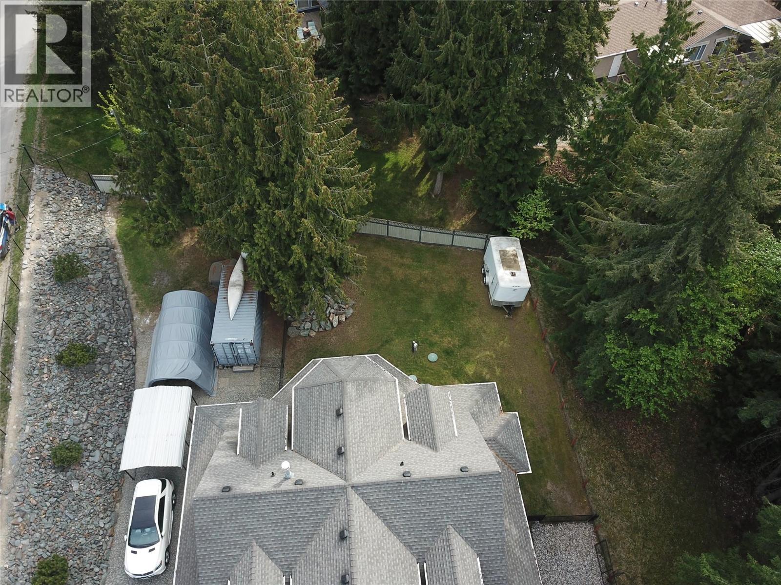 2696 Fraser Road, Anglemont, British Columbia  V0E 1M8 - Photo 24 - 10384336