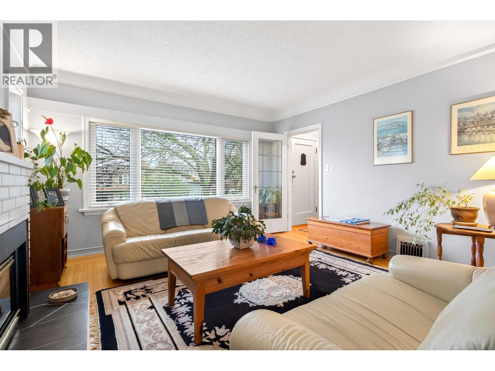 3494 Oxford Street, Vancouver, British Columbia  V5K 1N9 - Photo 5 - R3101249