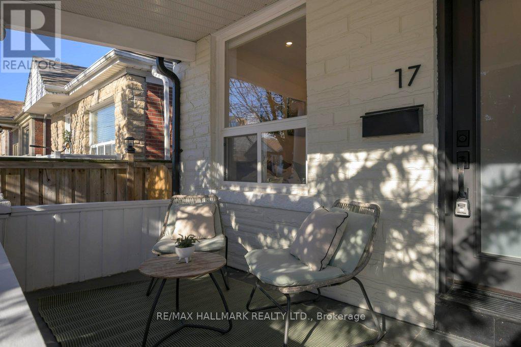 17 CRISCOE STREET, Toronto, Ontario