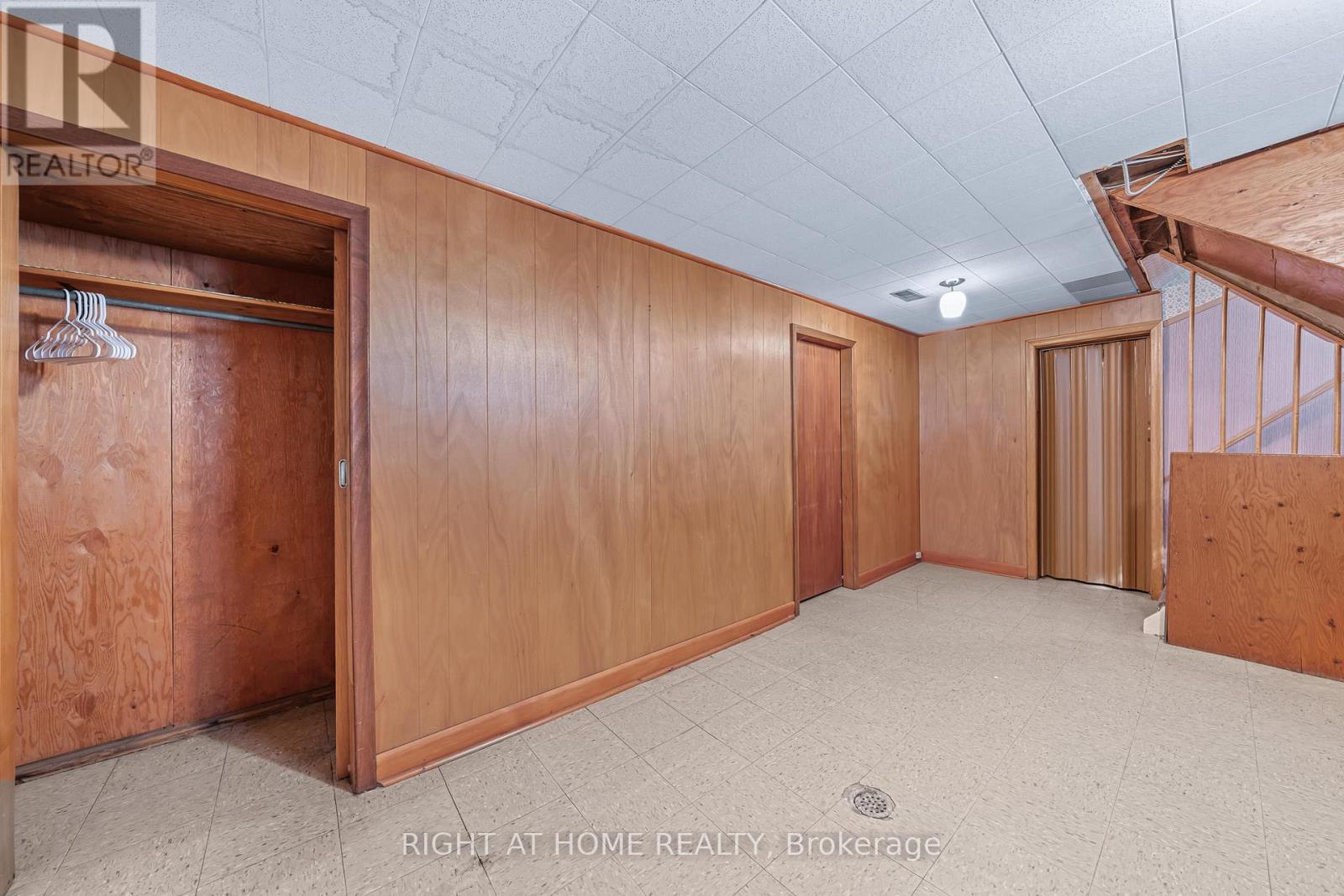 98 Yorkview Drive, Toronto, Ontario  M8Z 2G4 - Photo 17 - W13063498