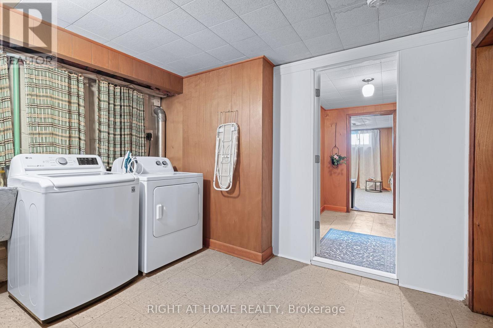 98 Yorkview Drive, Toronto, Ontario  M8Z 2G4 - Photo 18 - W13063498