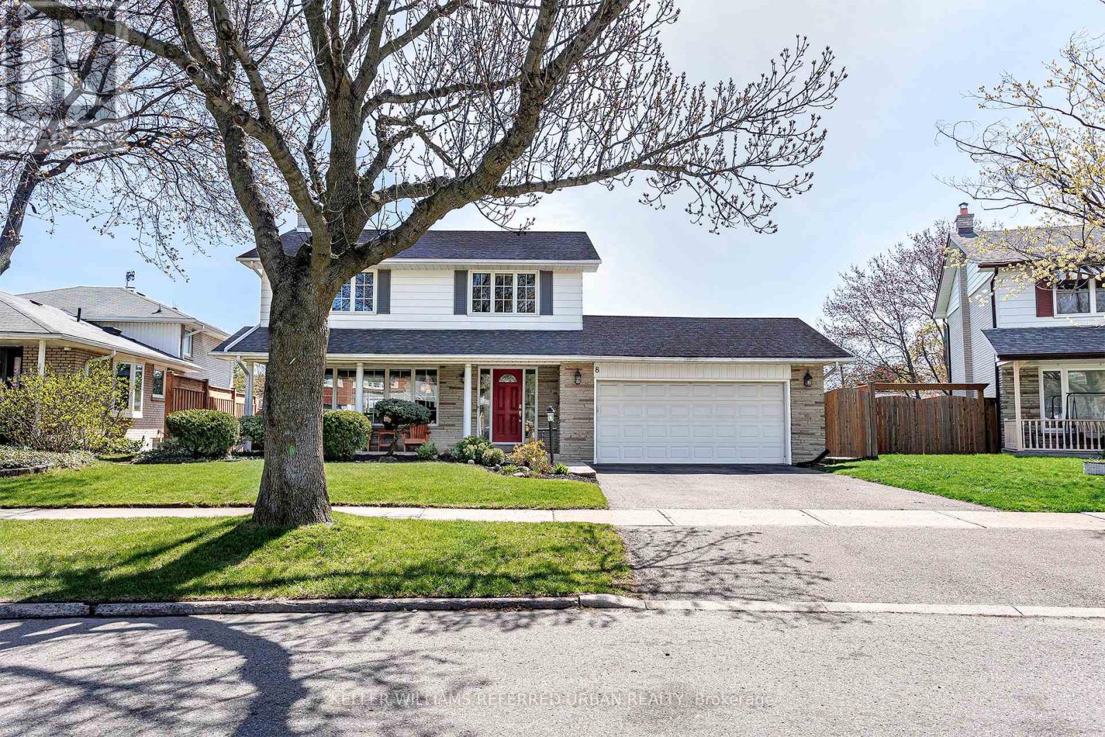 8 MARKWOOD CRESCENT, Toronto, Ontario