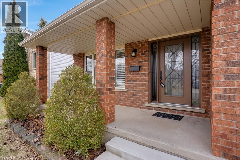 35 Southview Crescent, Cambridge, Ontario  N1P 1A3 - Photo 4 - 40825732