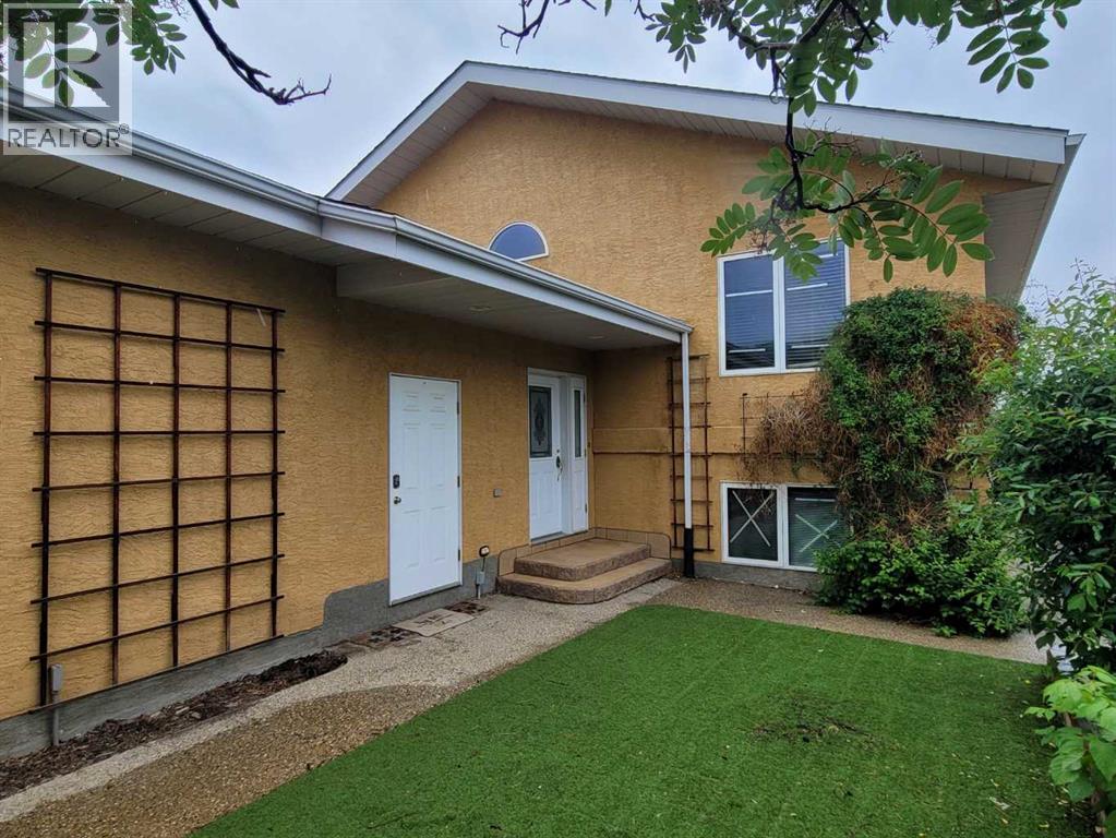 10606 90 Street, Peace River, Alberta  T8S 1P1 - Photo 3 - A2306636