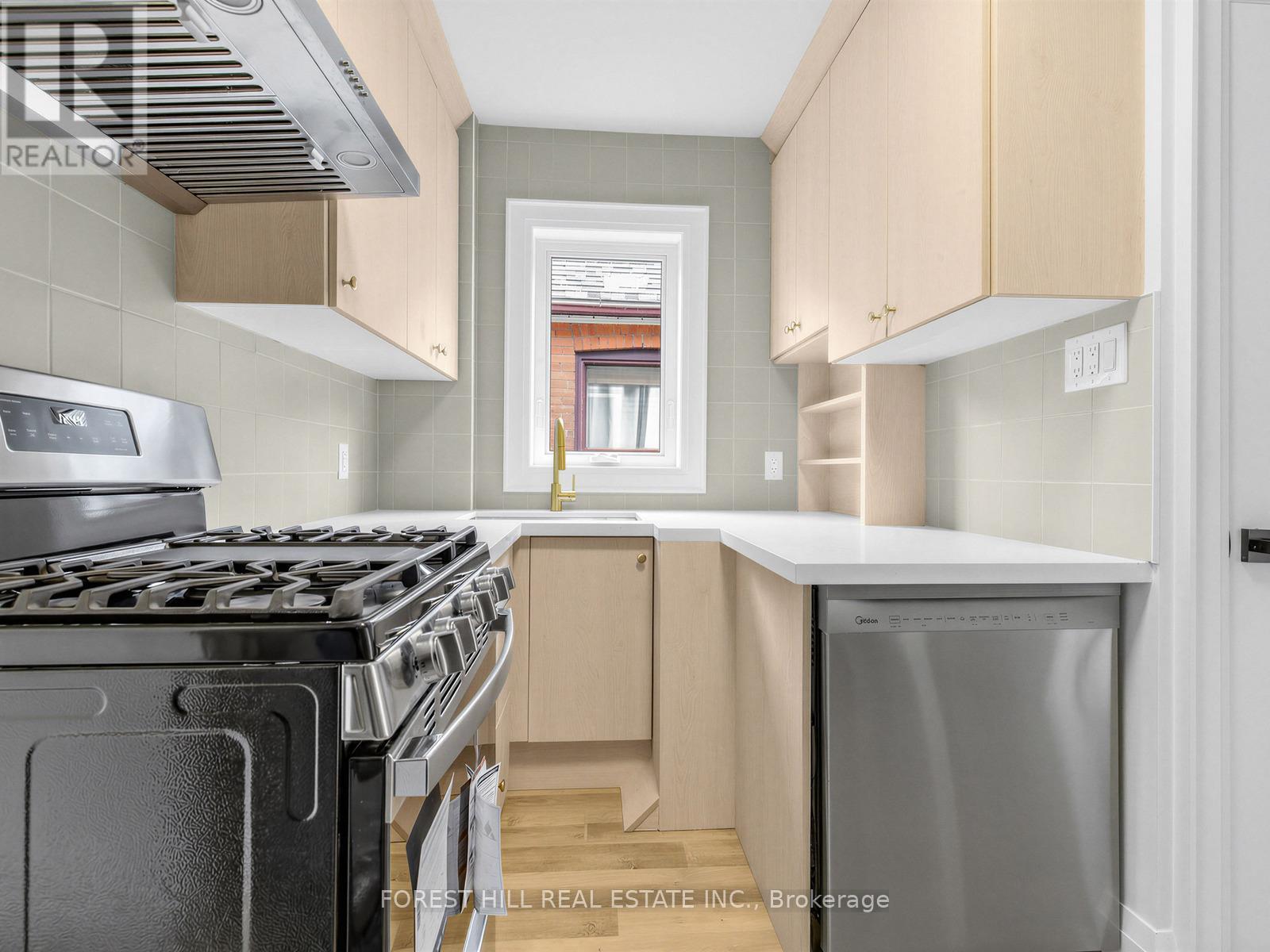 Main - 43 Belvidere Avenue, Toronto, Ontario  M6C 1P7 - Photo 15 - C13062914