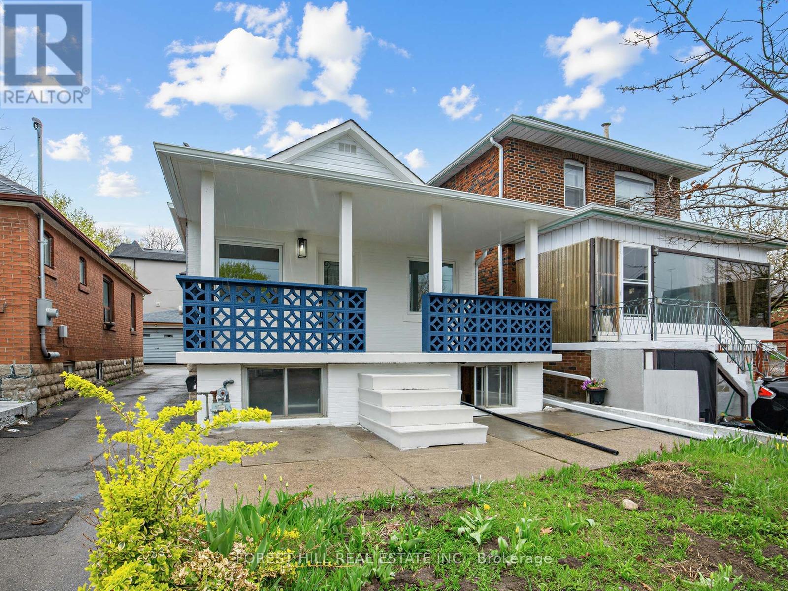Main - 43 Belvidere Avenue, Toronto, Ontario  M6C 1P7 - Photo 2 - C13062914
