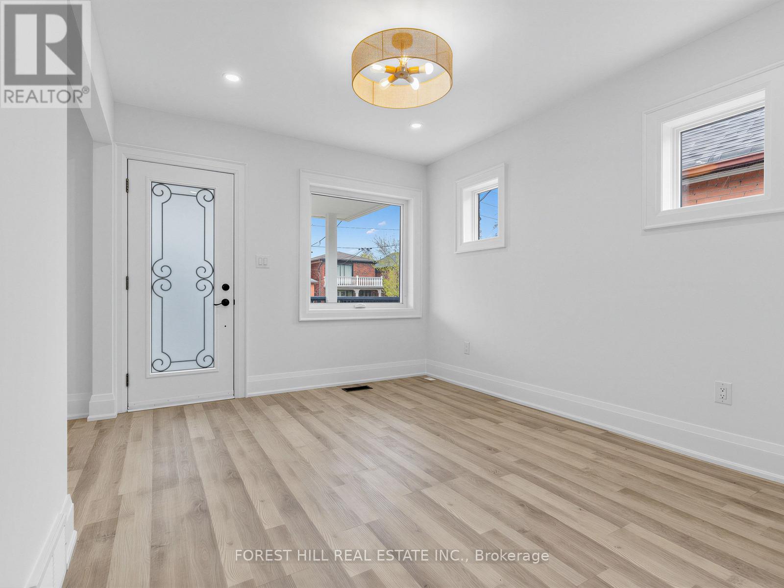 Main - 43 Belvidere Avenue, Toronto, Ontario  M6C 1P7 - Photo 6 - C13062914