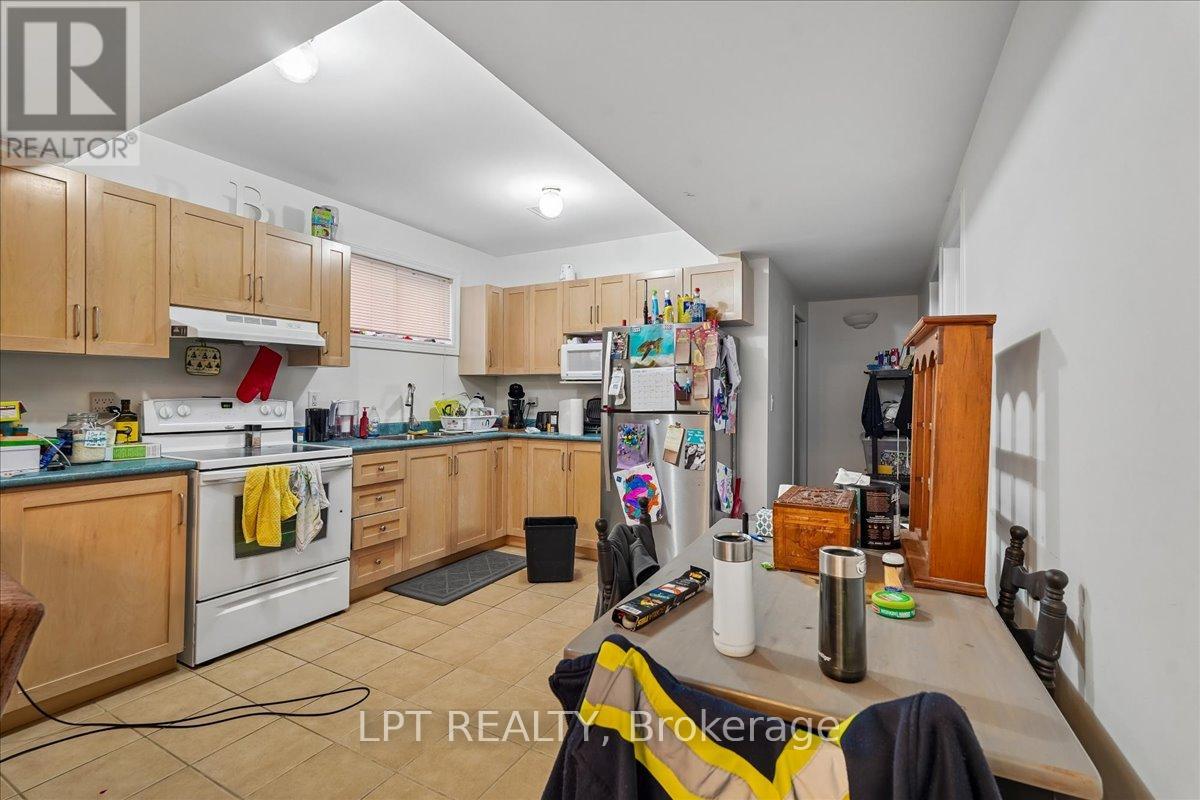 19 Terrastone Court, Caledon, Ontario  L7E 2H1 - Photo 9 - W12599184