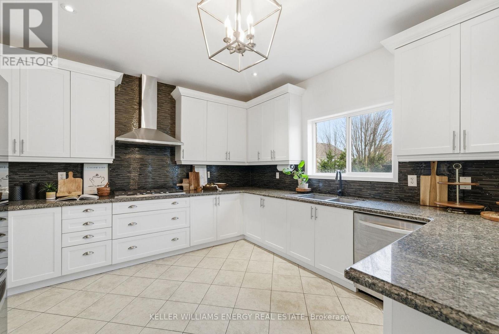 1617 Kitchen Court, Oshawa, Ontario  L1K 0H6 - Photo 5 - E13063888