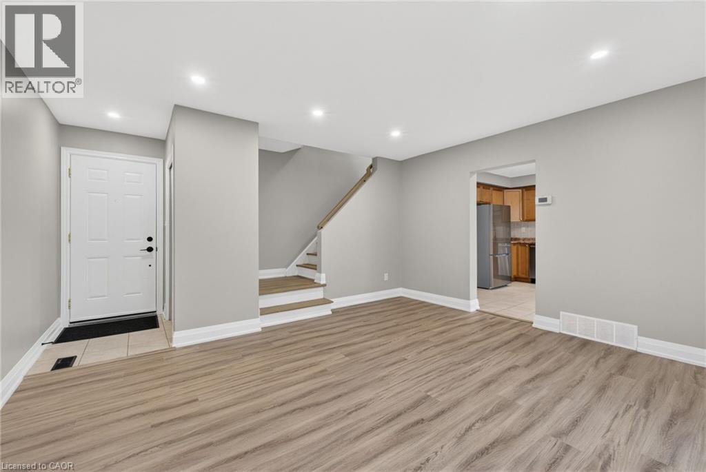 65 S Woodman Drive S, Hamilton, Ontario  L8K 4E2 - Photo 6 - 40825274