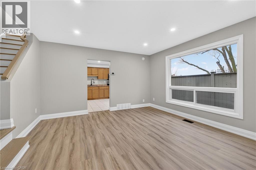 65 S Woodman Drive S, Hamilton, Ontario  L8K 4E2 - Photo 5 - 40825274