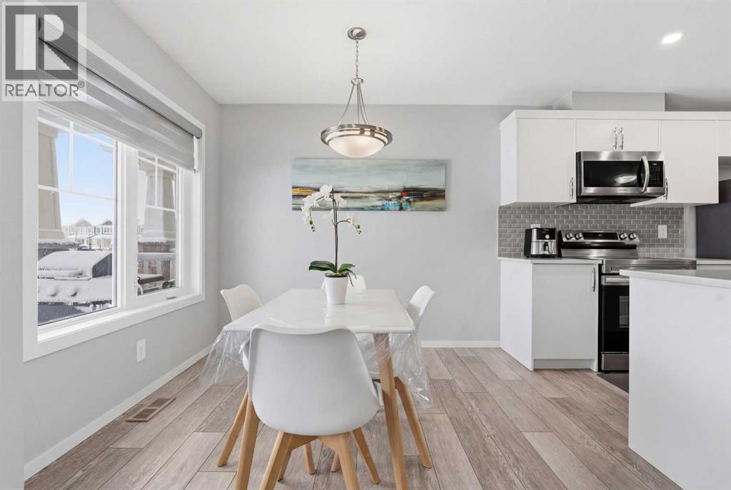 214 Windbury Lane SW, Airdrie, Alberta  T4B 5J5 - Photo 2 - A2292075