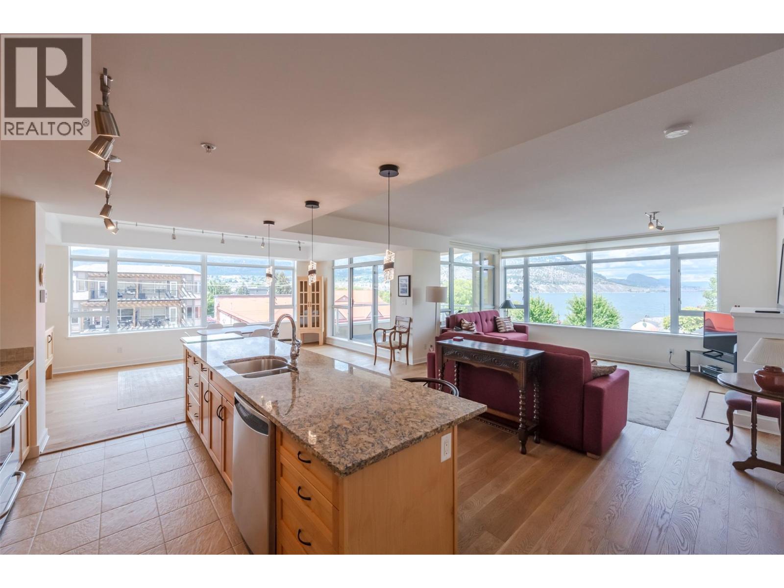 160 Lakeshore Drive W Unit# 401, penticton, British Columbia