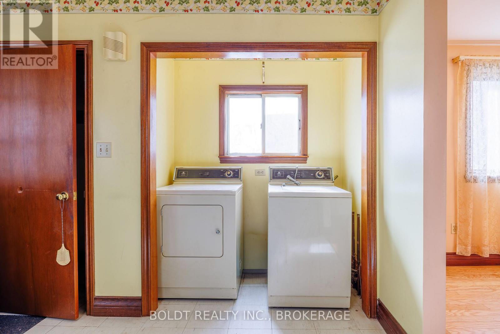 162 Dufferin Street E, St. Catharines, Ontario  L2R 2A5 - Photo 14 - X13056326