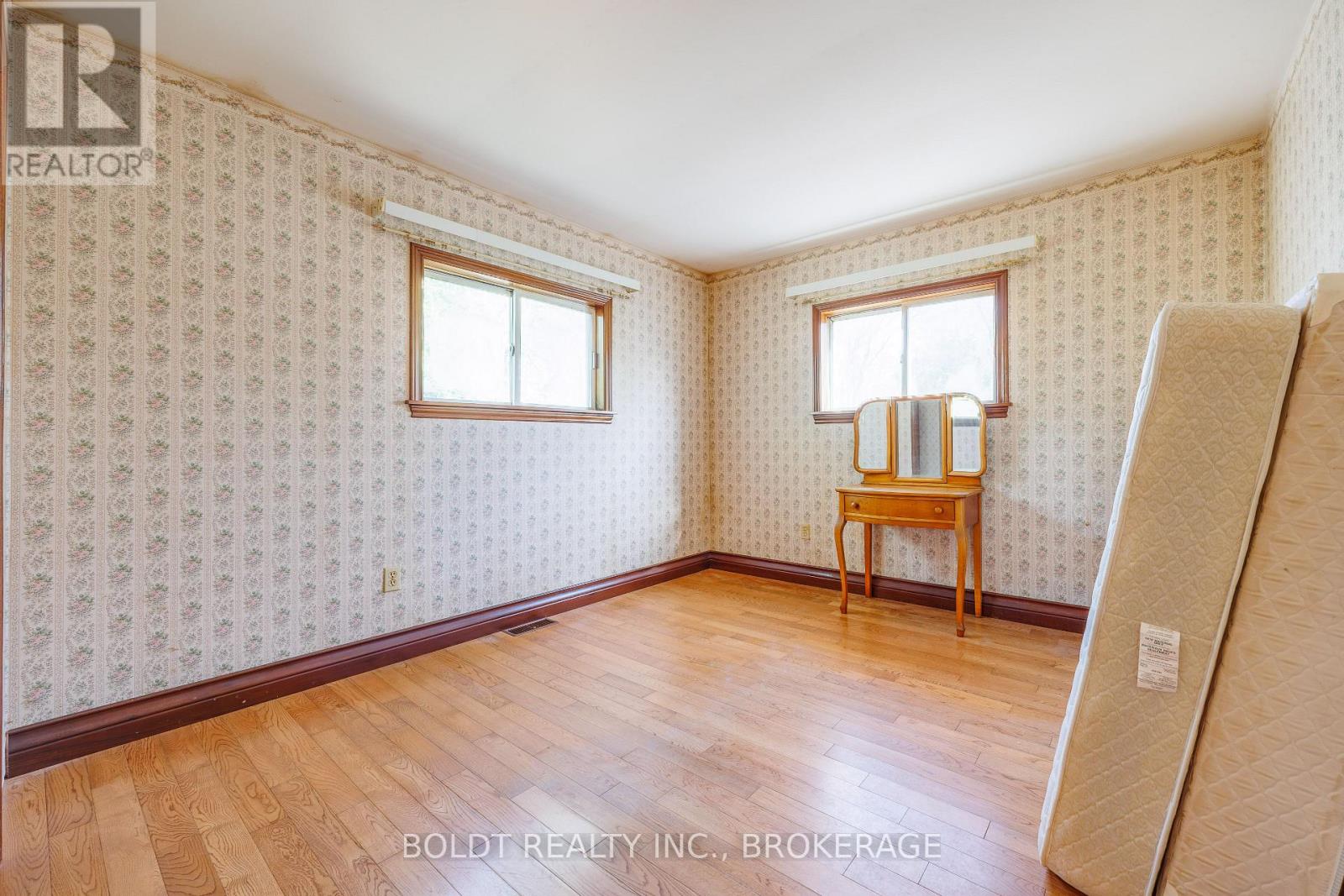 162 Dufferin Street E, St. Catharines, Ontario  L2R 2A5 - Photo 21 - X13056326