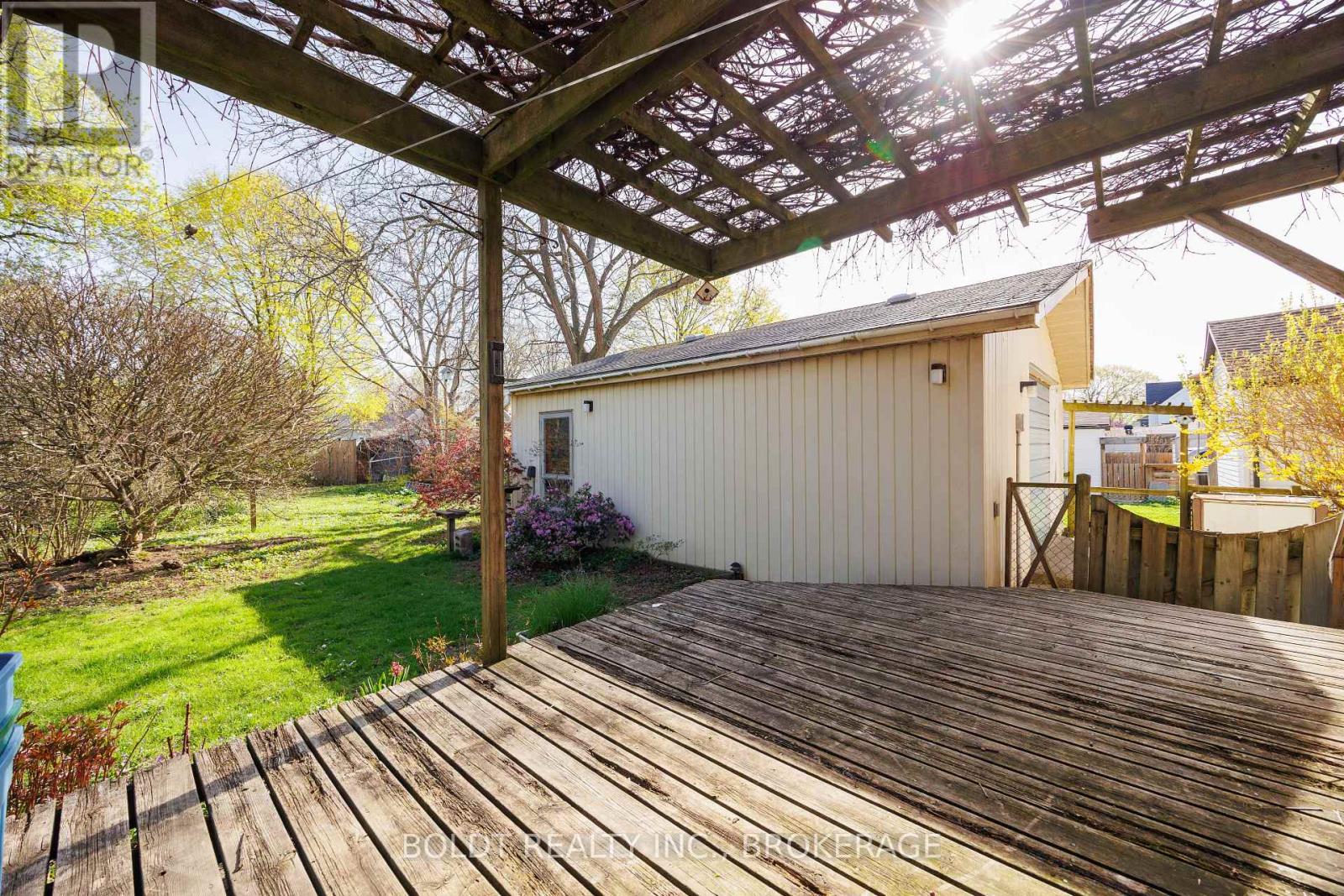 162 Dufferin Street E, St. Catharines, Ontario  L2R 2A5 - Photo 26 - X13056326