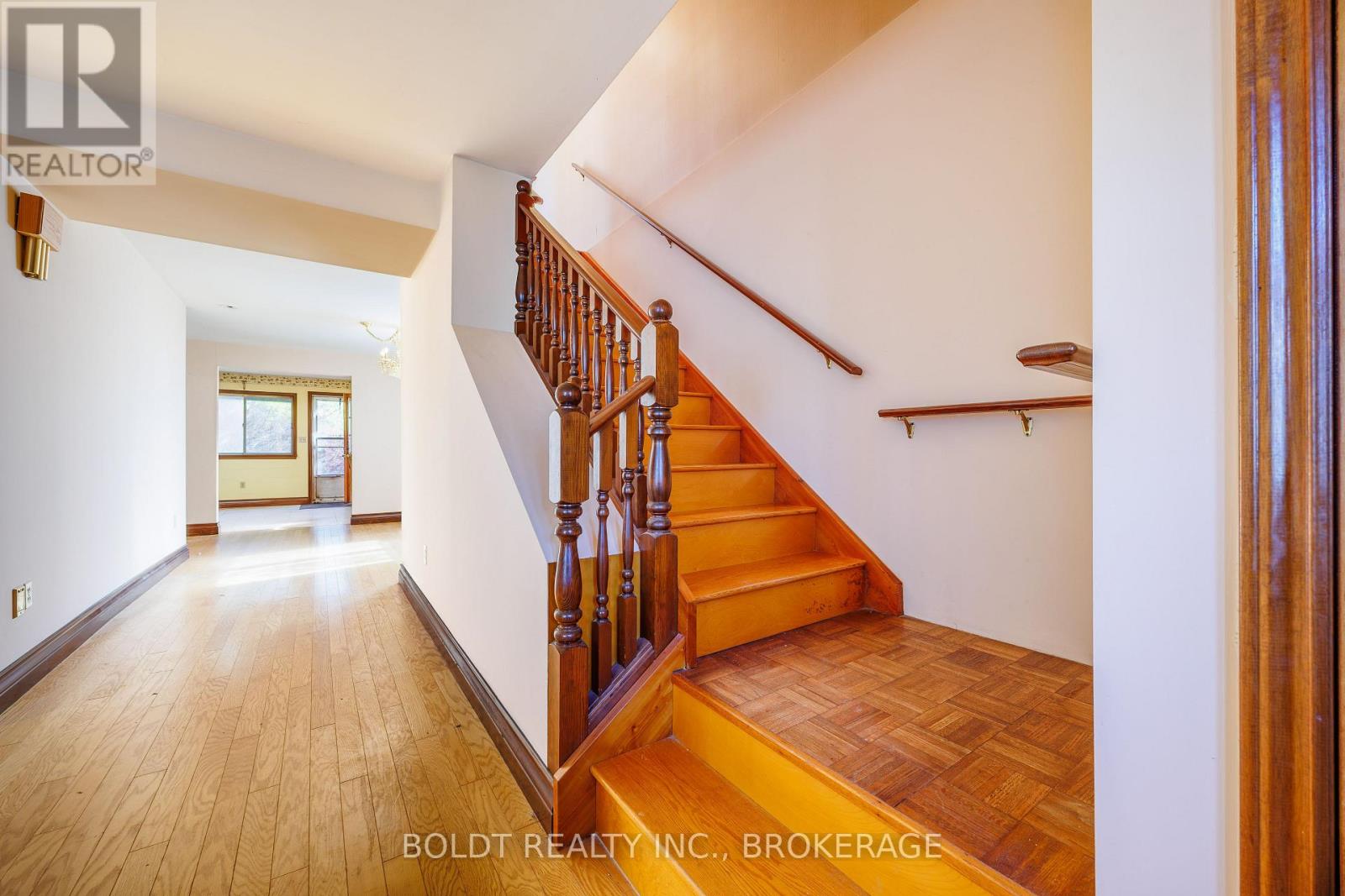 162 Dufferin Street E, St. Catharines, Ontario  L2R 2A5 - Photo 8 - X13056326