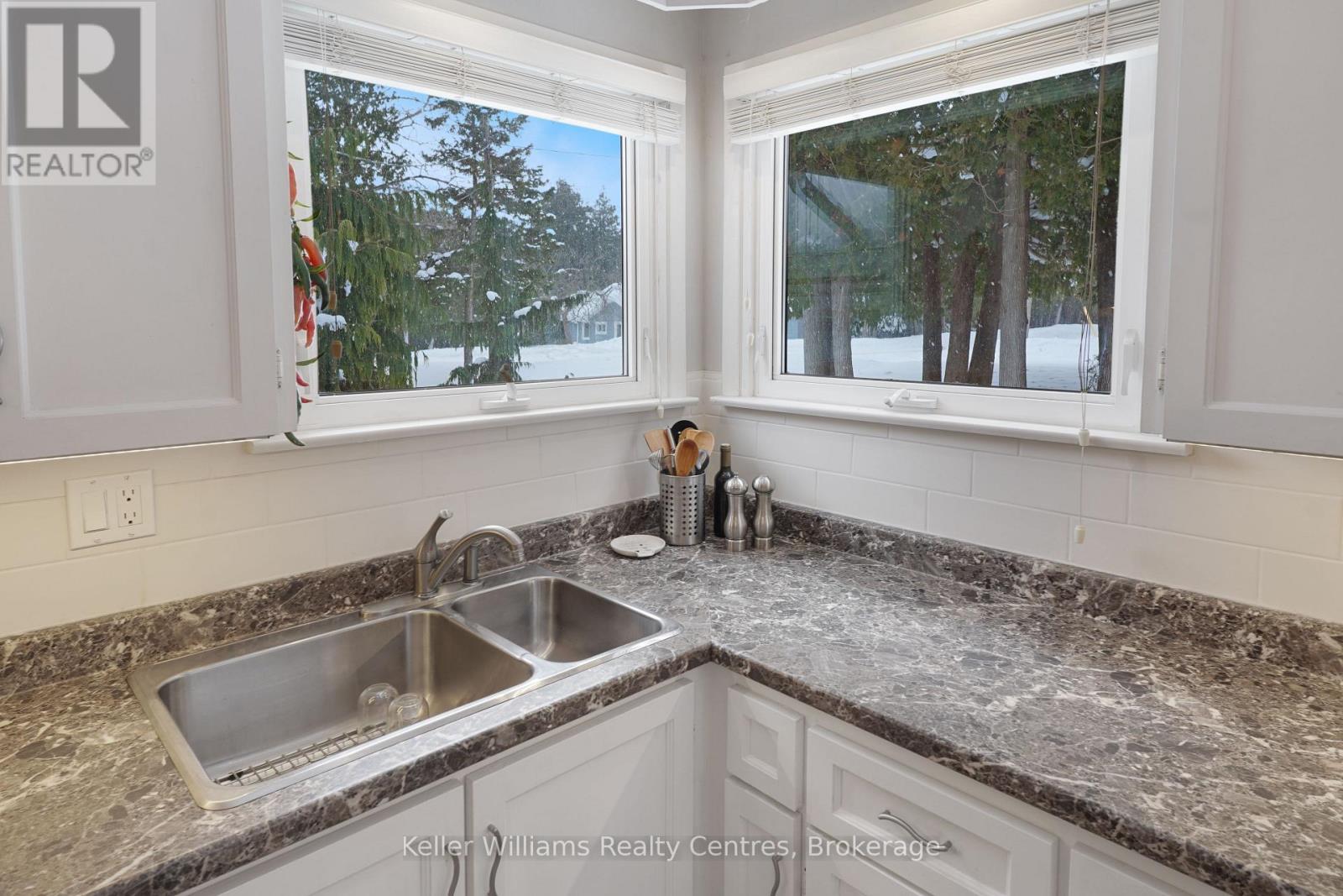 158 Stokes Bay Road, Northern Bruce Peninsula, Ontario  N0H 1W0 - Photo 16 - X12803074