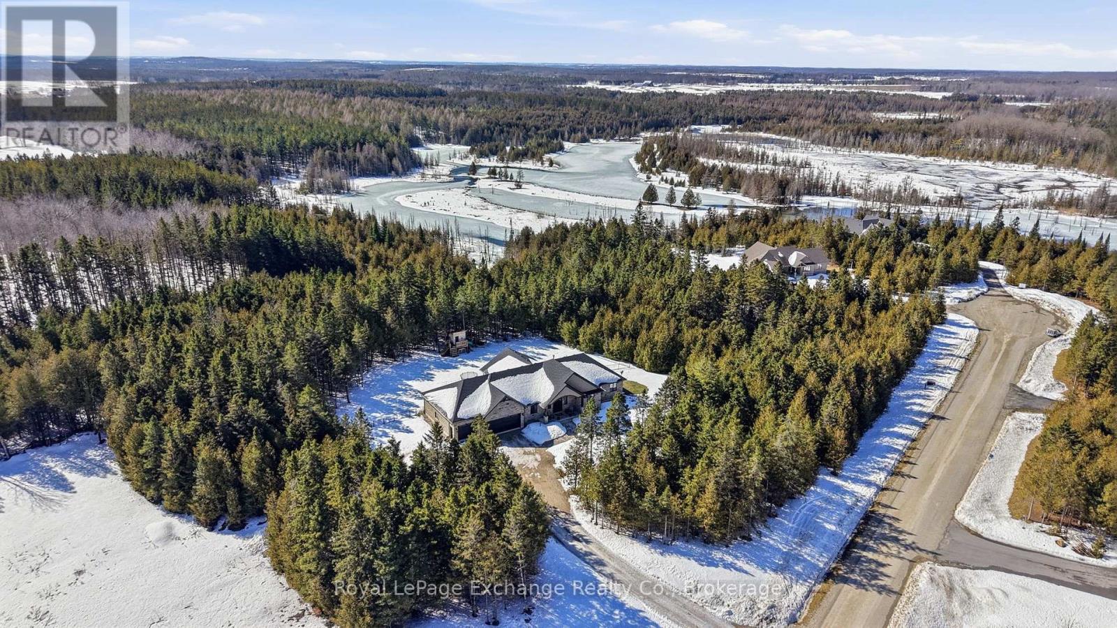 185 Louise Creek Crescent, West Grey, Ontario  N0G 1S0 - Photo 4 - X12874308